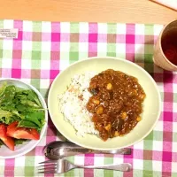 Snapdishの料理写真:なすとまめのカレー|TANAKAさん