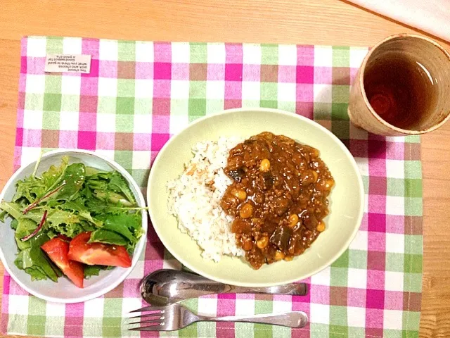 Snapdishの料理写真:なすとまめのカレー|TANAKAさん