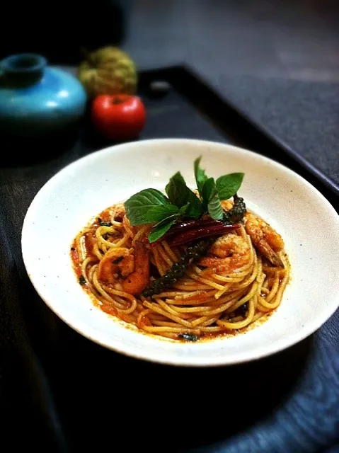 spaghetti with prawn,green peppercorn,spicy tomato sauce|rick chanさん