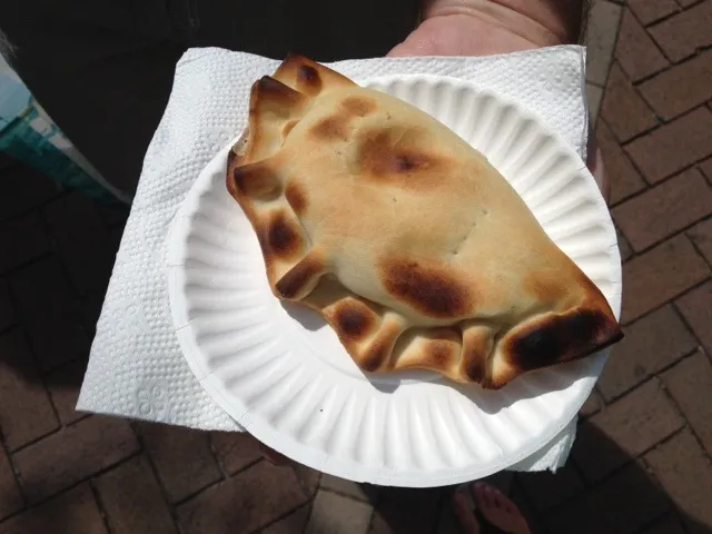 bleu and mozzarella cheese empanada|Cate McLeanさん