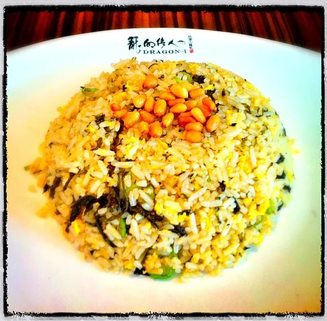 Snapdishの料理写真:Shanghai seaweed fried rice|stevenさん