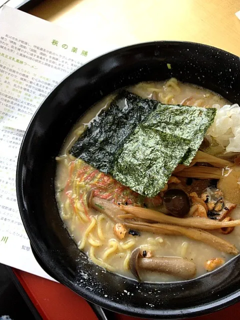 秋の黒豆豆乳薬膳ラーメン|青い雫さん