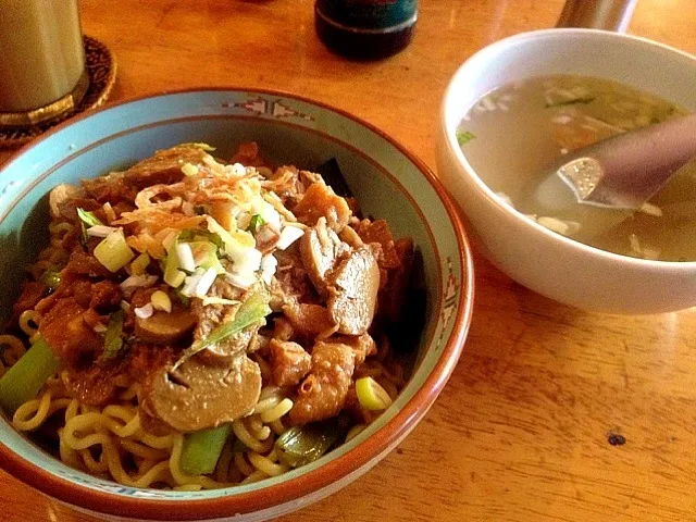 ミーアヤム Sauted noodle w/ chicken and mushroom|chan mitsuさん