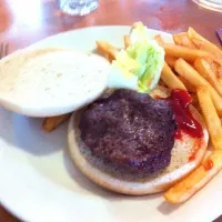 Beef Burger and Fries|Sally_HHHさん