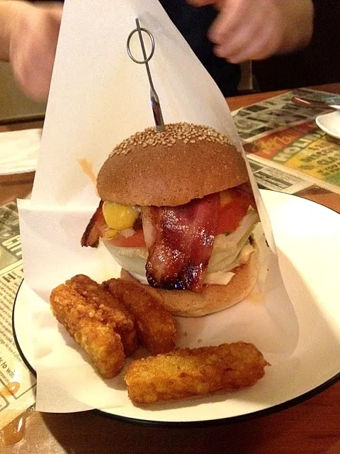 Snapdishの料理写真:amazing burger!|taeさん