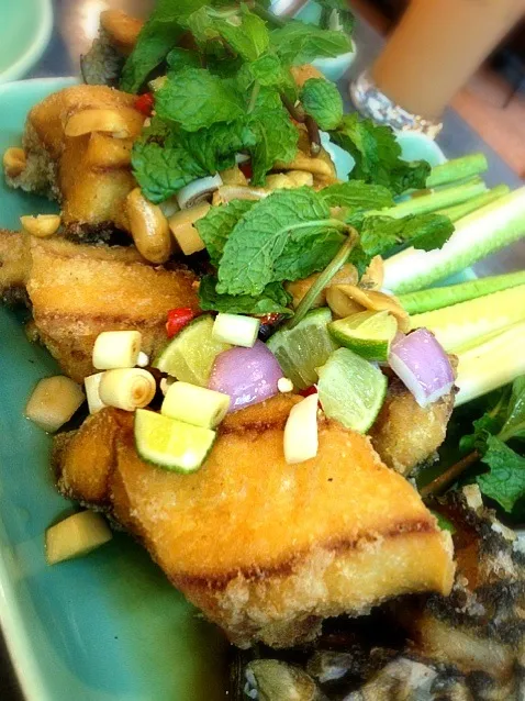 deep-fried fish with sweet and sour sauce|PhUnGさん