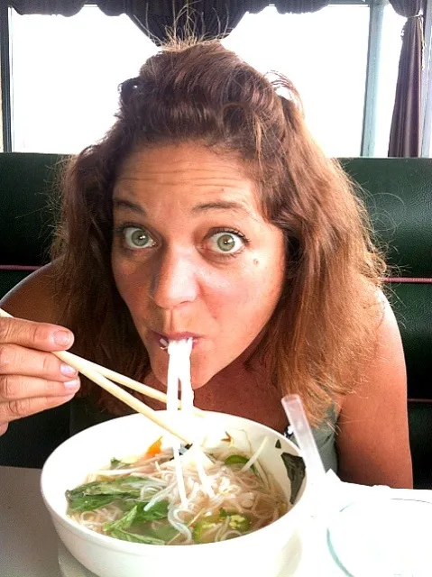 mama eating pho soup|jeahna kertzmanさん