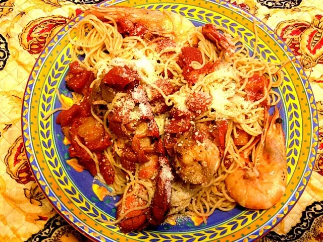 Snapdishの料理写真:angel hair pasta with lobster tails & shrimp|Tracyさん