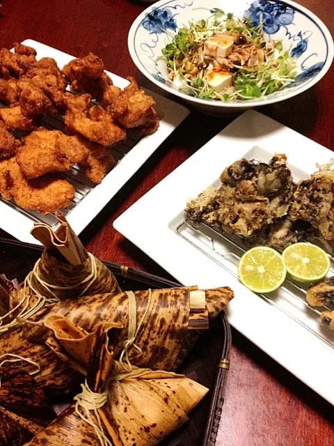 手作り中華ちまき・鶏から揚げ・舞茸の天ぷら・豆腐とキノコのサラダ|かっぴーさん