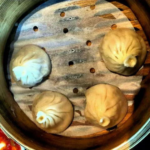 Snapdishの料理写真:shanghai steam soup bun|kelly limさん