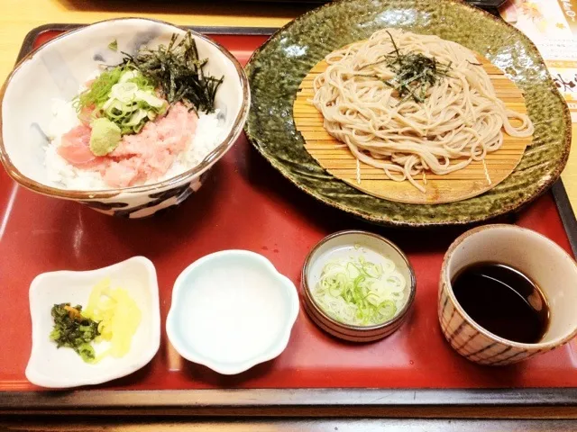 ネギトロ丼と蕎麦|さおりさん