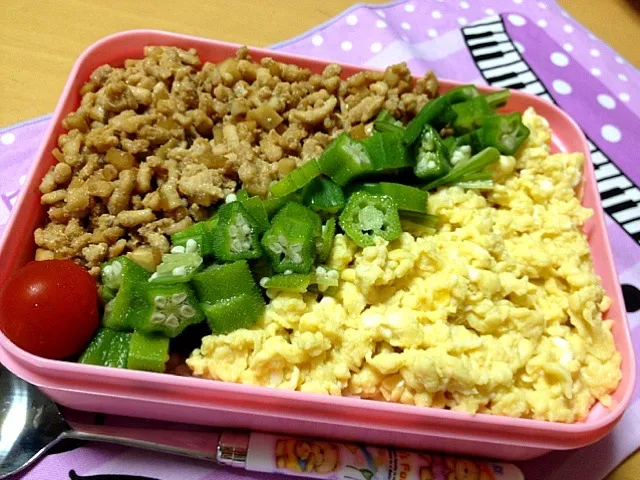 鶏そぼろ丼|しーさん