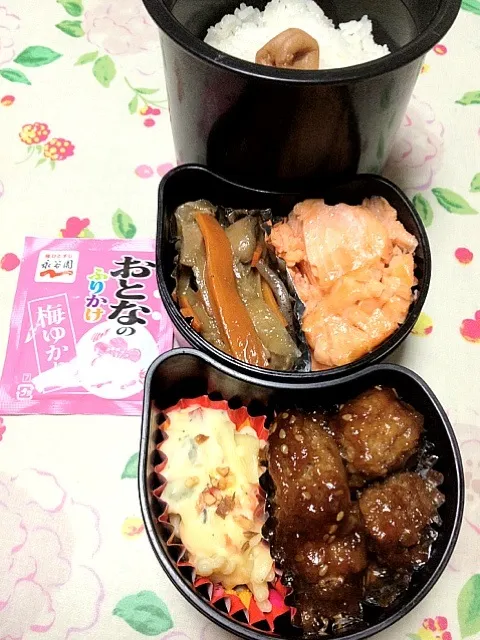 高３男子の本日のお弁当。私の担当は、鮭の塩焼き。|Takashi H.さん