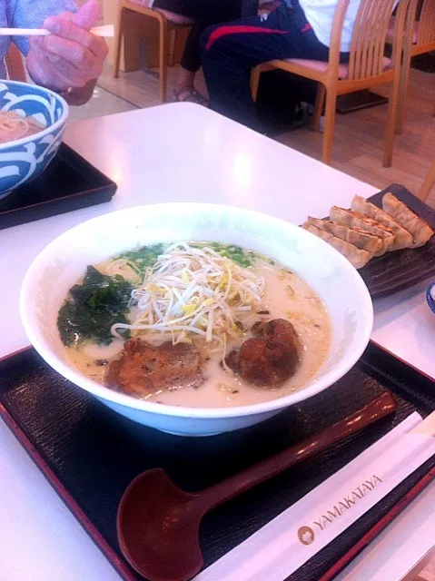 鹿児島空港のとんこつラーメン|愛猫家さん