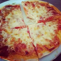 Snapdishの料理写真:pizza|Anna Gallehdarさん