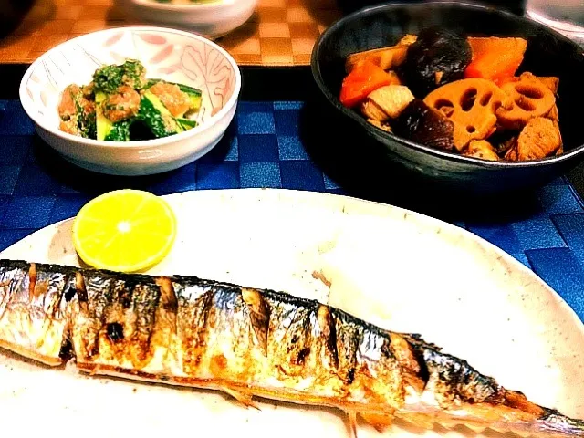 Snapdishの料理写真:秋刀魚塩焼き・筑前煮・きゅうりの梅紫蘇和え|じゅんさん