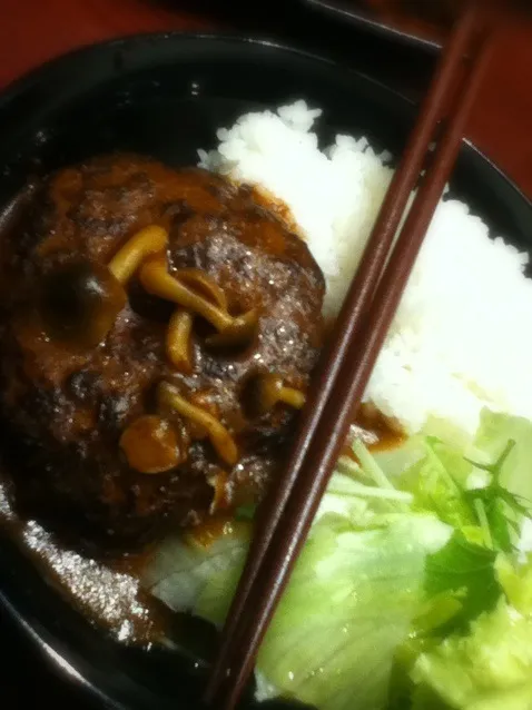 手作りチーズ入りハンバーグ丼|ほかべんさん