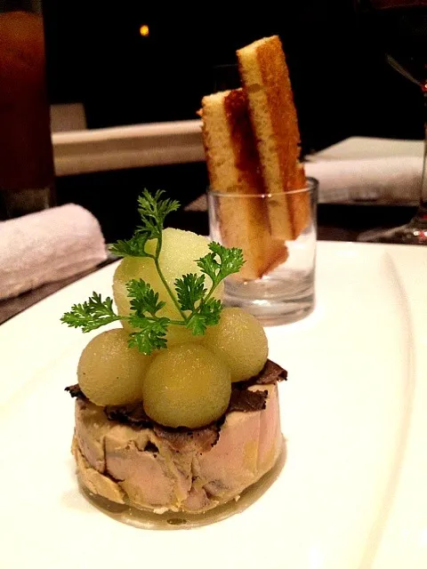 foie gras terrine with truffle|willzさん