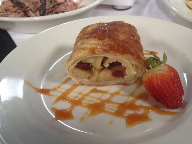 Granny Smith Apple and Cranberry Strudel|valintinus domingoさん