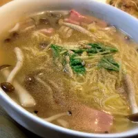 Snapdishの料理写真:パパの胡椒ラーメン。|SeikoNaruseさん