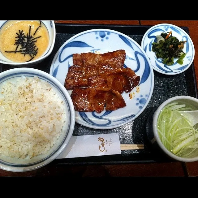 豚旨辛焼き定食|こじゅわいさん