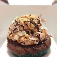 chocolate cupcake with nuttela topping|ranianisa saraswatiさん