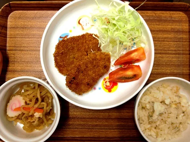 鯛めし、ヒレカツ、サラダ、切り干し大根煮|溜池さん