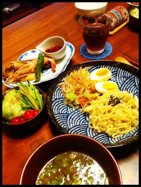 やわらかスペアリブだれつけ麺、グリル海老と野菜の花山椒ラー油|二宮みさきさん