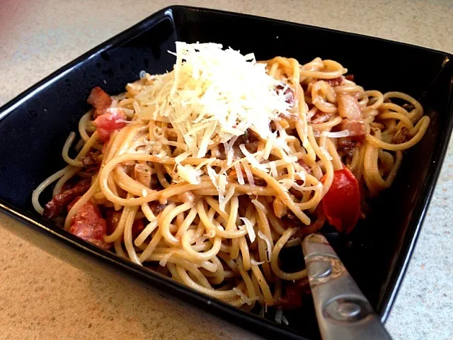 pasta with fresh tomatoes, garlic and bacon|brandy kingさん