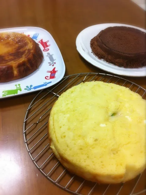 Snapdishの料理写真:三種類のケーキ|よこさん