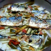 Snapdishの料理写真:秋刀魚とごぼうの炊き込みご飯|じゅぅぅぅぅぅんさん