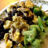 eggs with black beans and broccoli|Ruby Wishnietskyさん