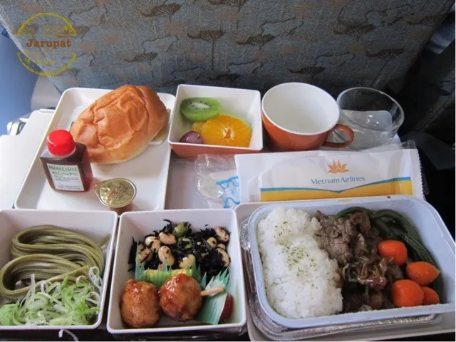 Vietnam Airlines' s food (from Nagoya to Ho Chi Minh)|BOJARUさん