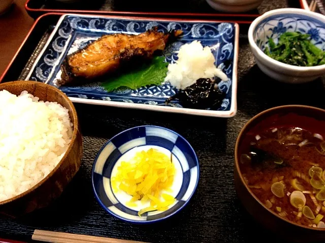 築地場外 朝の銀ムツ柚庵焼き定食|愛さん