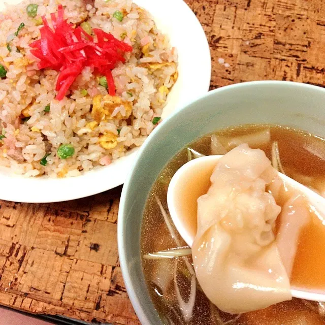 焼飯と鶏肉ワンタン|にょんにいさん