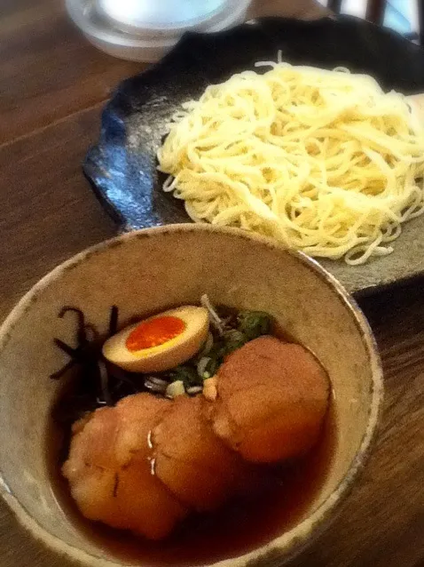 ゆずごしょうつけ麺屋@扇大橋で特製つけめん1000円。鴨にかわって自家製チャーシューに。ジューシーで旨味たっぷり、美味し～ぃ(^^)|hoppycowさん