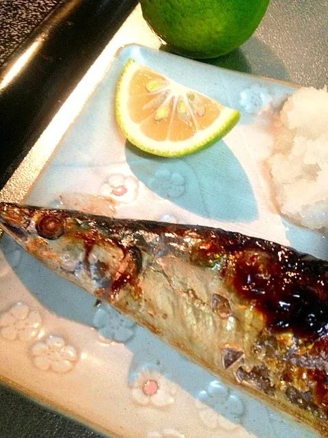 Snapdishの料理写真:秋刀魚の塩焼き|さくらららさん