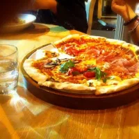 Snapdishの料理写真:Bella's quattro stagioni / four seasons pizza|Bella & Mattさん