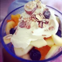 Snapdishの料理写真:Fruit, yoghurt & muesli|Bella & Mattさん