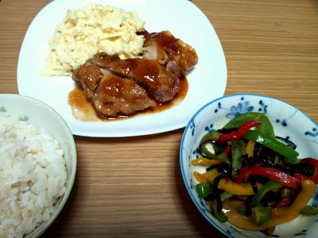 チキン南蛮とカラフル野菜の塩こぶ炒め|まつもとあきこさん