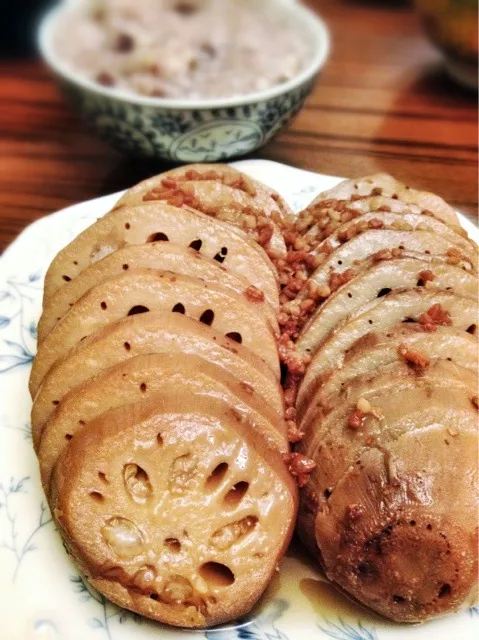 Snapdishの料理写真:Sweet Lotus Root With Sticky Rice Stuffing 糯米糖藕|MyRaXさん