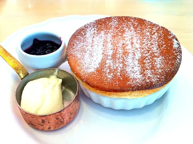 XXXL vanilla souffle with jam and butter|Foodさん