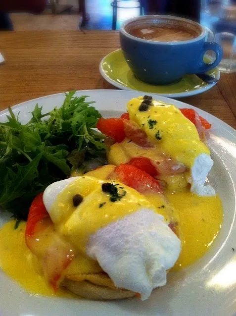 Eggs Benedicti with salmon|karen limさん