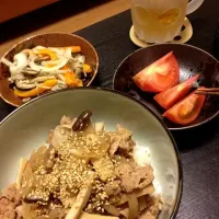 Snapdishの料理写真:豚丼・キノコのマリネ・トマト＆BEER（≧∇≦）|きむらゆういちさん