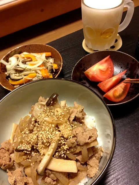 Snapdishの料理写真:豚丼・キノコのマリネ・トマト＆BEER（≧∇≦）|きむらゆういちさん