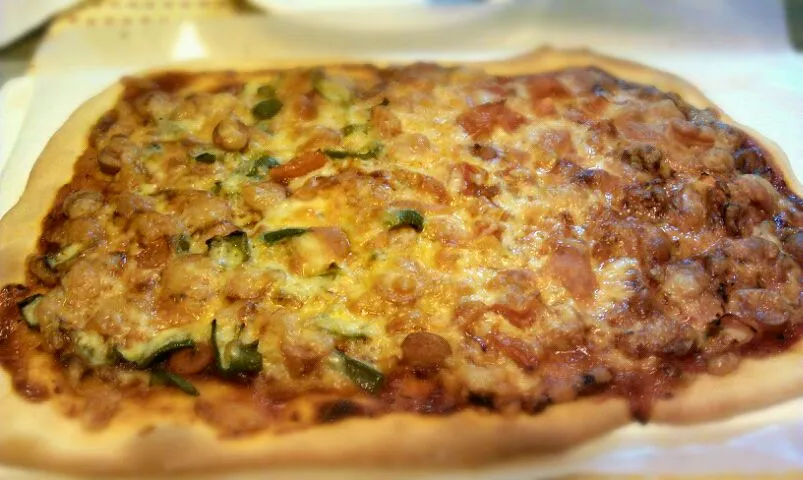 mixed pizza|Michael Reinschさん