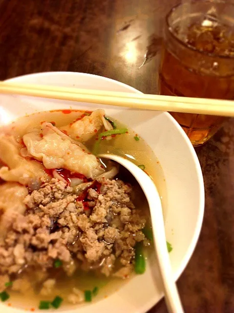 Shrimp wonton soup with minced pork|ptr ywnさん