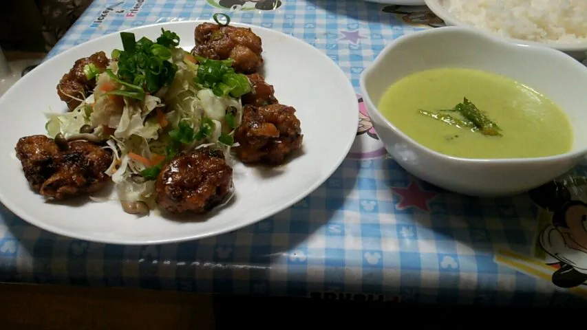 アスパラのスープ　チキンのスパイシースィート温野菜添えて|あっぴーさん