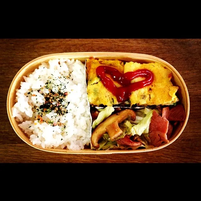 キャベツベーコンしいたけ塩麹炒めとミックスベジタブル卵とじのお弁当♡|gumicoさん