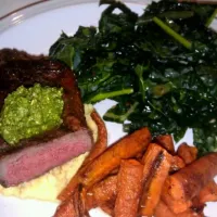 Snapdishの料理写真:grilled steak w/cauliflower puree, pesto. Roasted carrots and kale salad|Brenda Brailsfordさん